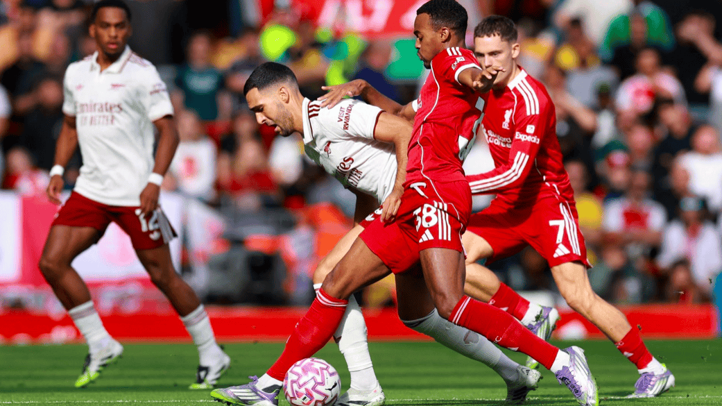 1-0！英超惨烈焦点战：3大核心伤退 任意球世界波 10.5亿豪门登顶