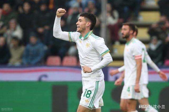 随着罗马3-1登顶，米兰1-0国米，意甲最新积分榜出炉，前5仅差3分